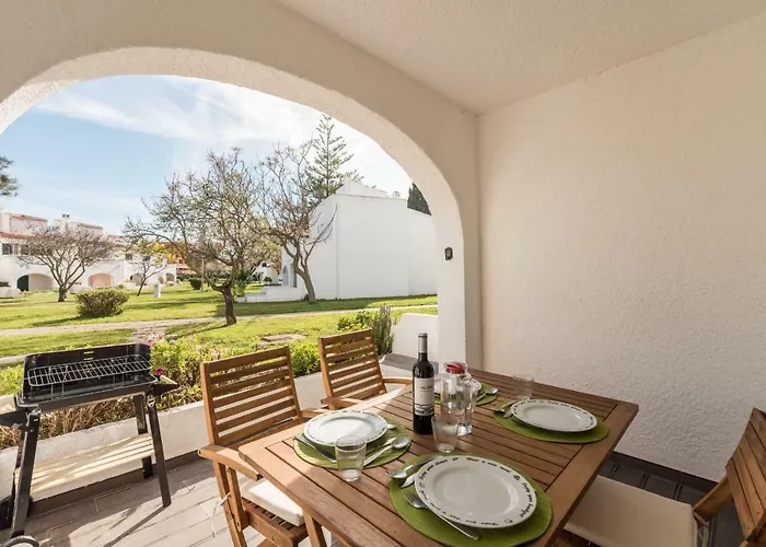 Lovelystay - Green Oasis Villa