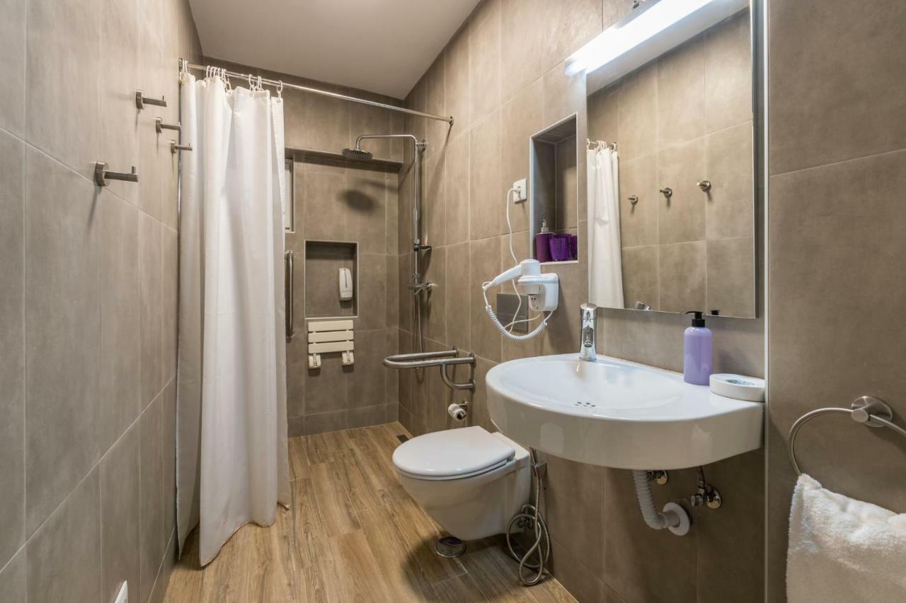 Lovelystay - Green Oasis Villa